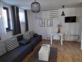APARTMANI CRNO NA BELO DIVČIBARE